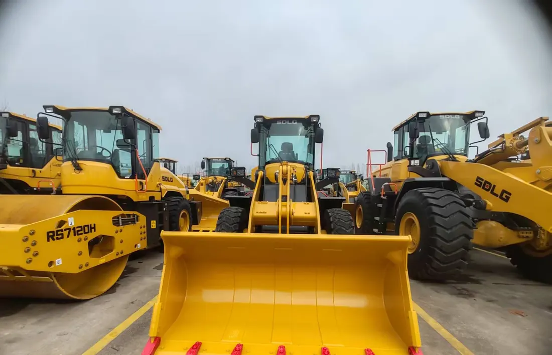 SDLG wheel loaders ready for delivery